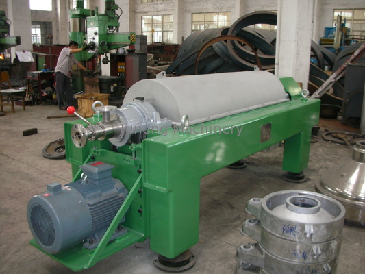 acheter Centrifugeuse horizontale de décanteur de poussoir hélicoïdal inoxydable anti-corrosif antifriction online manufacture